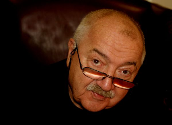 «Роберт Стуруа»
